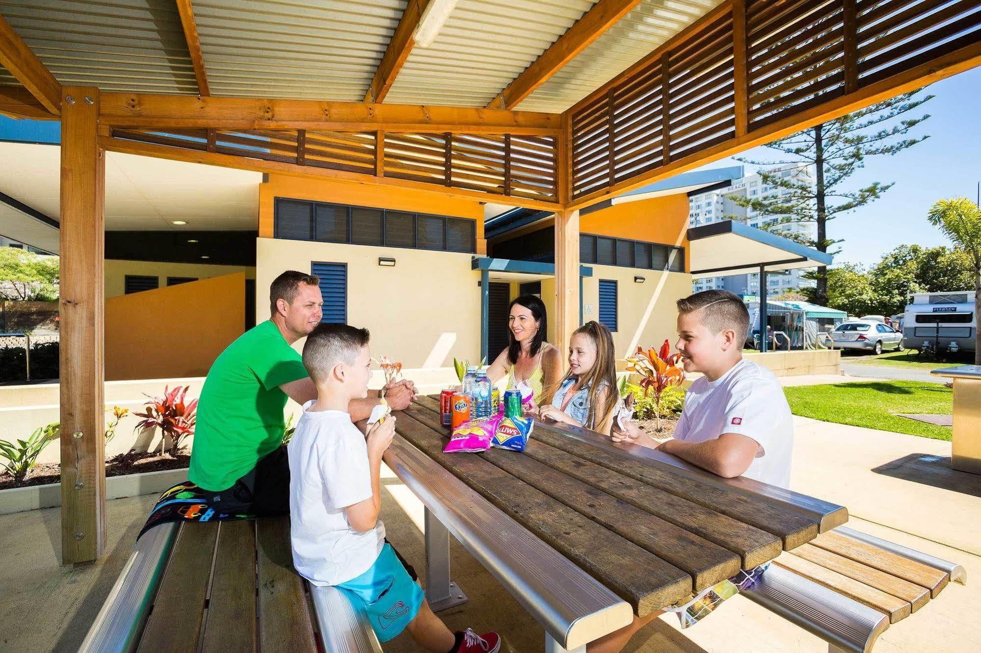 Burleigh Beach Tourist Park غولد كوست المظهر الخارجي الصورة
