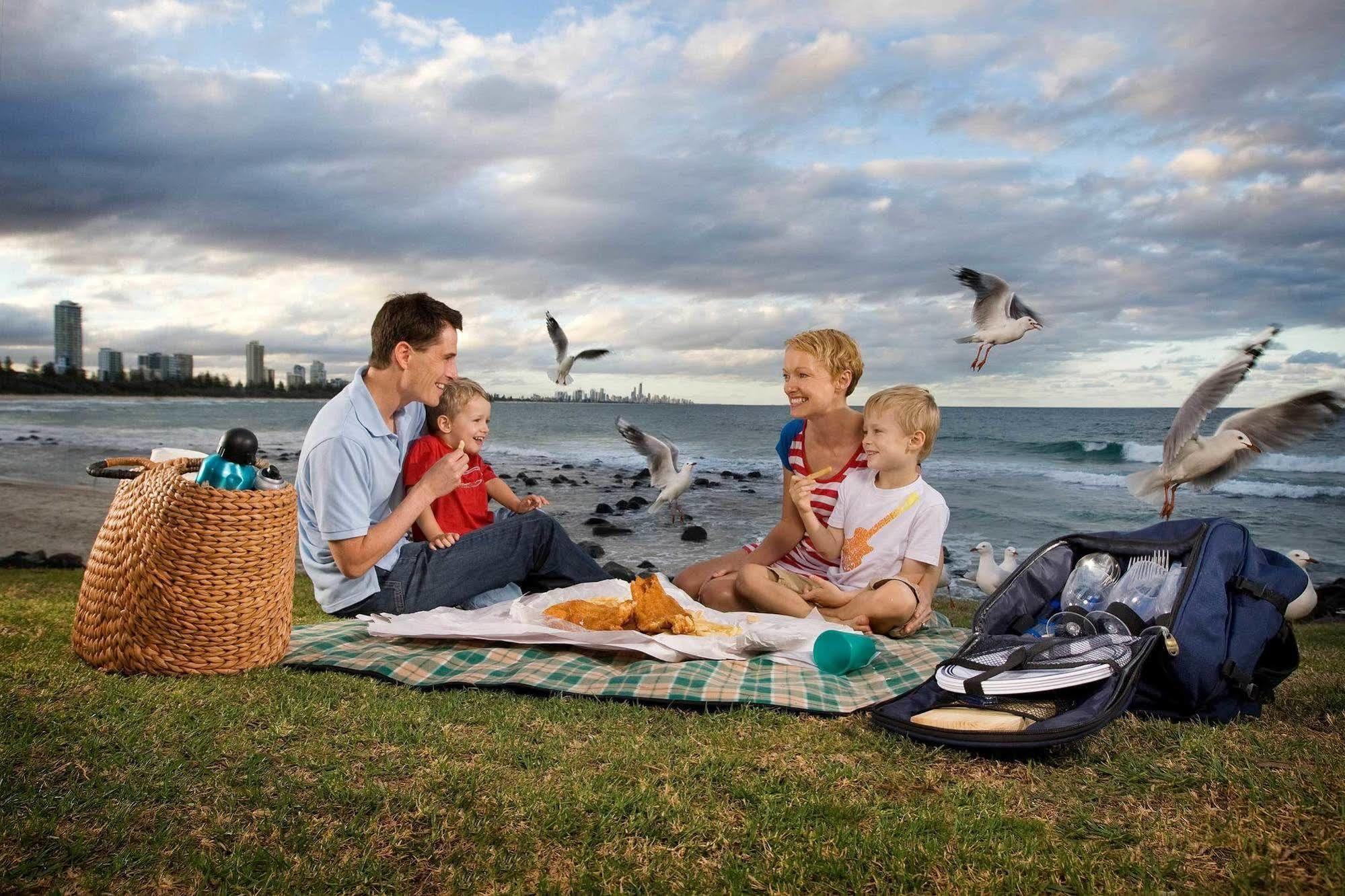 Burleigh Beach Tourist Park غولد كوست المظهر الخارجي الصورة