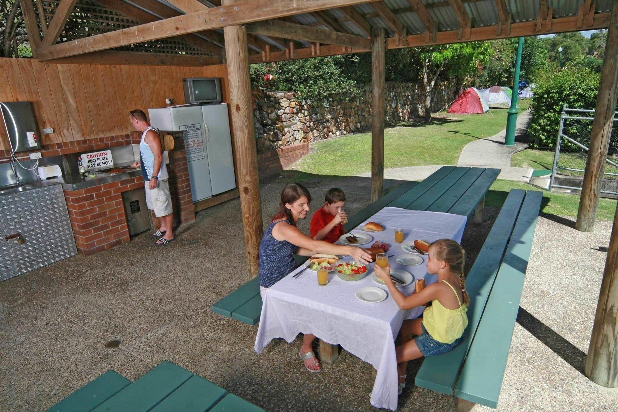 Burleigh Beach Tourist Park غولد كوست المظهر الخارجي الصورة
